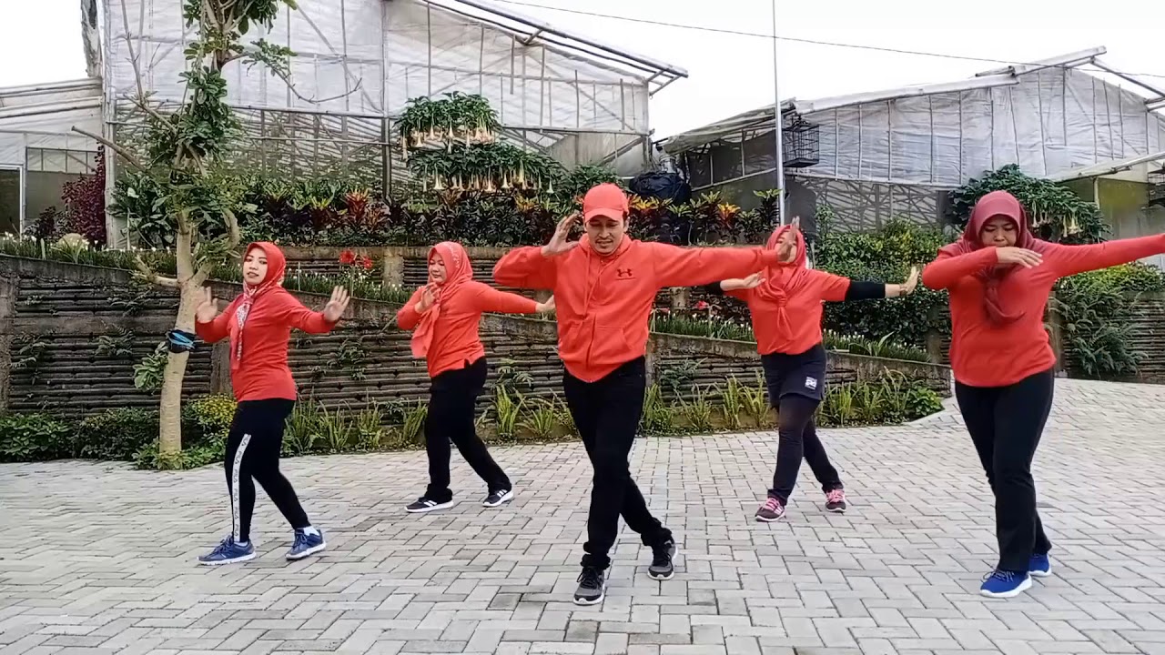 Dance Kereta Malam dangdut koplo  koreo by coach Amor #GKKdance