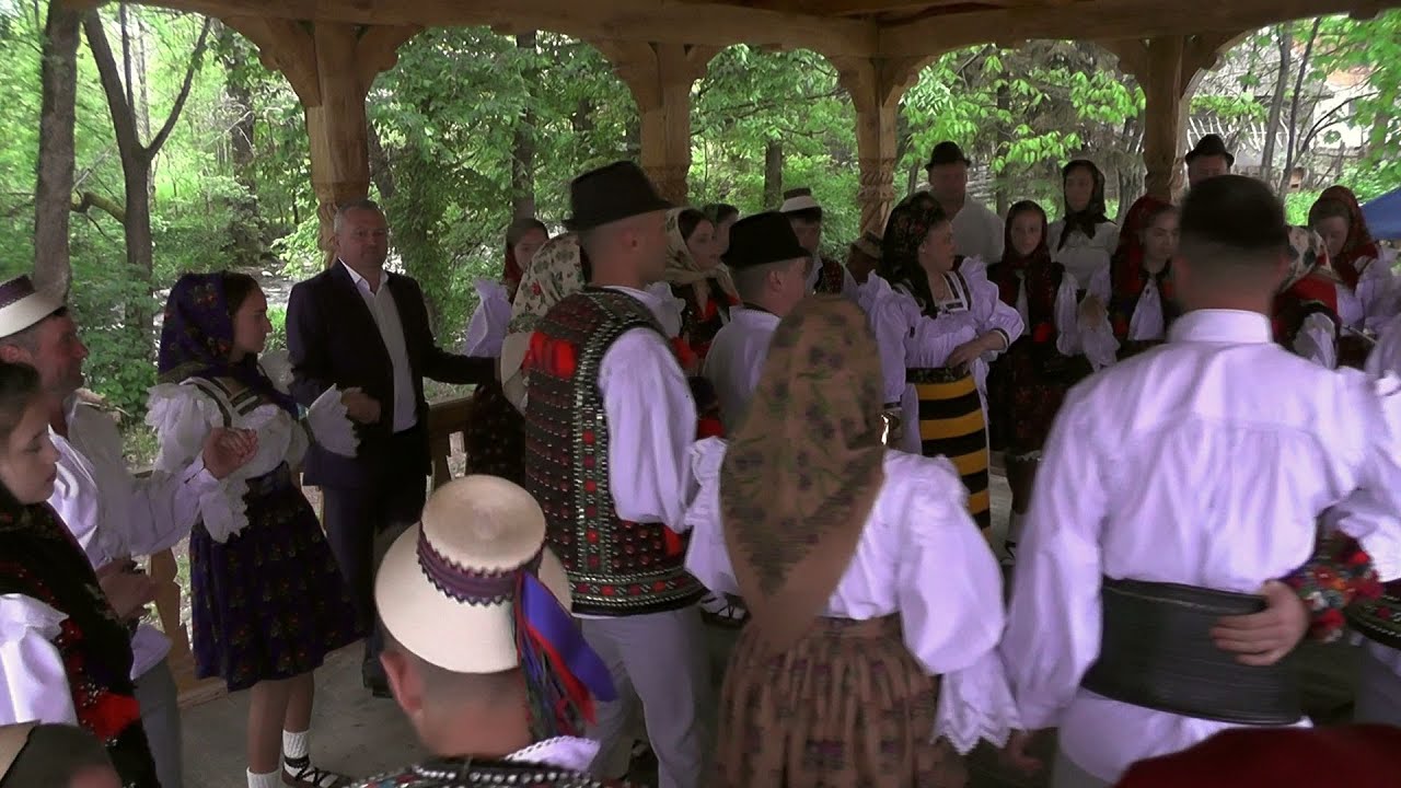 17 - IONUȚA DENISA BUD CU FORMAȚIA, JOC LA ȘOPRU - FEST. FOLCLORIC ”JOC DE PE COSĂU” EDIȚIA A XVI-A