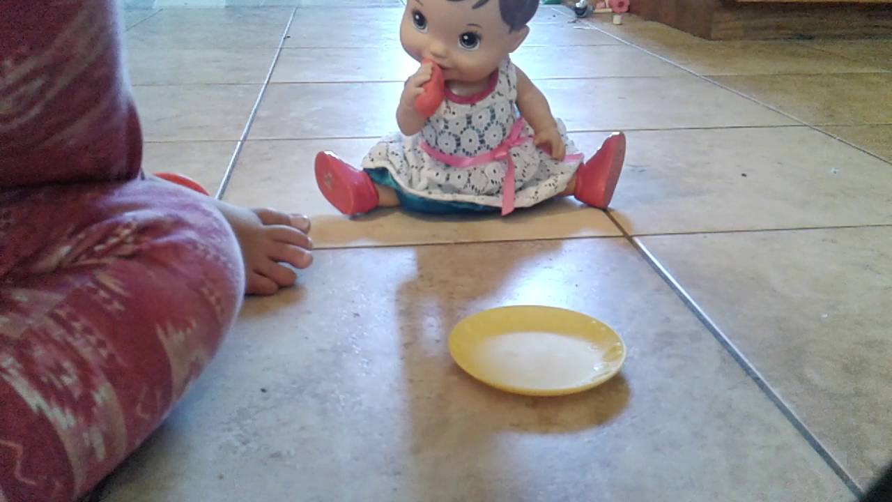 BabyAlive Emma eating cake
