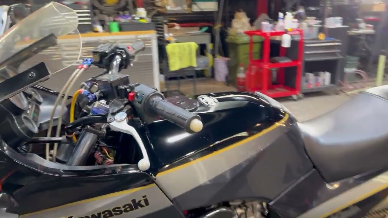 GPZ900R