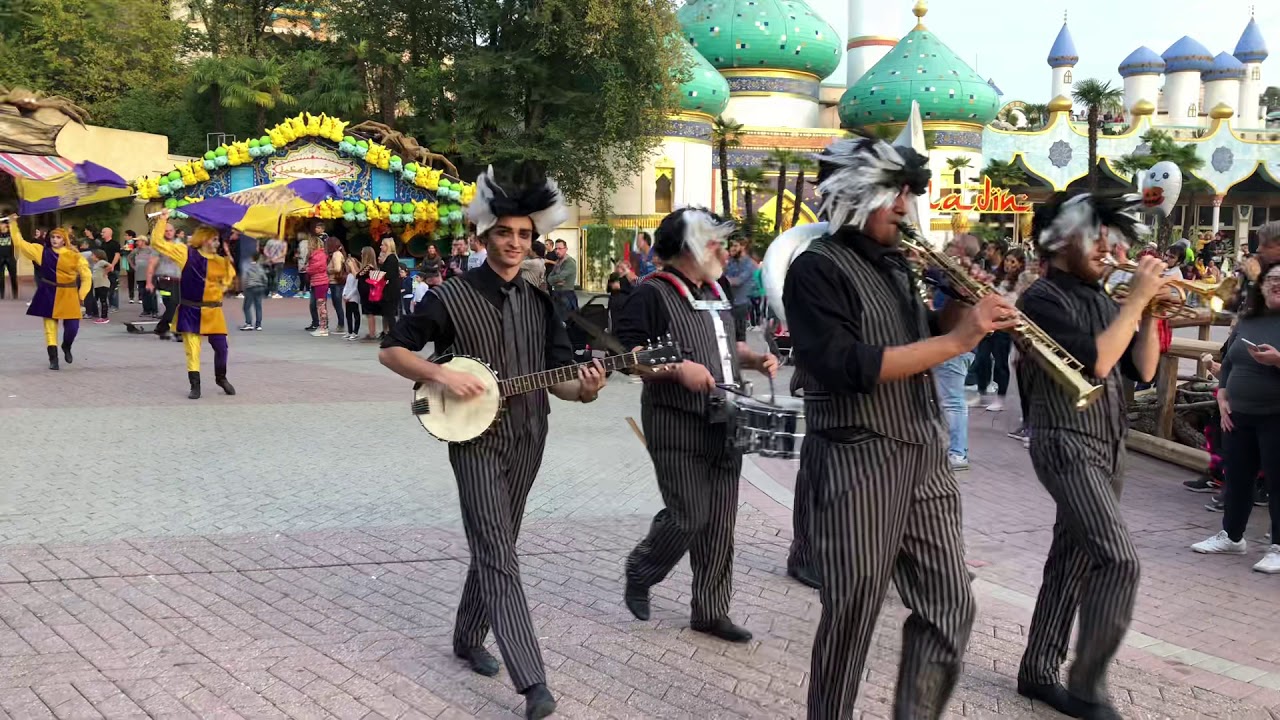 Gardaland Halloween Parade 2018 | Gardaland Plus
