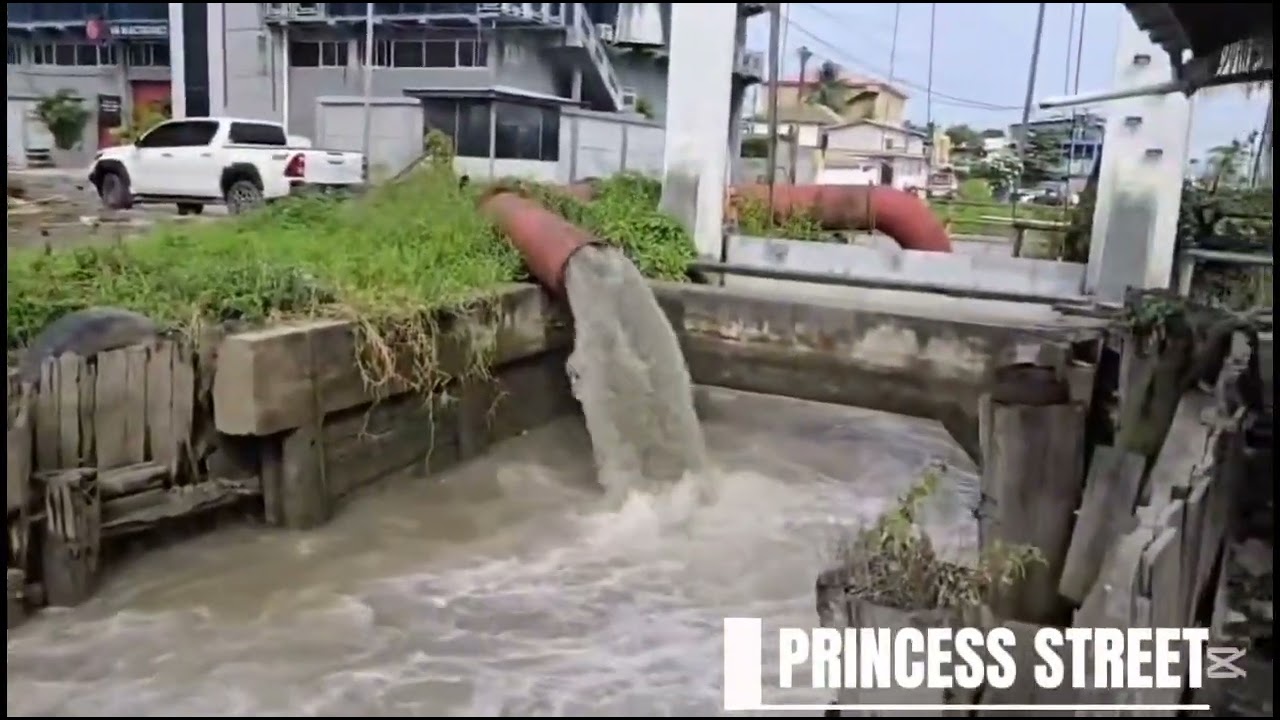 Heavy rain 🌧 caused flooding in Georgetown Guyana 🇬🇾 