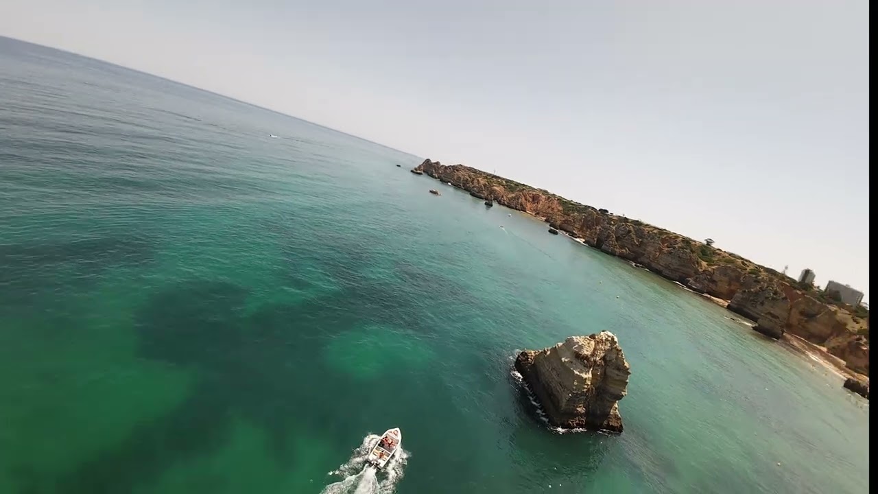 Drone FPV sobre a Praia Dona Ana | Cinematic Algarve 4K