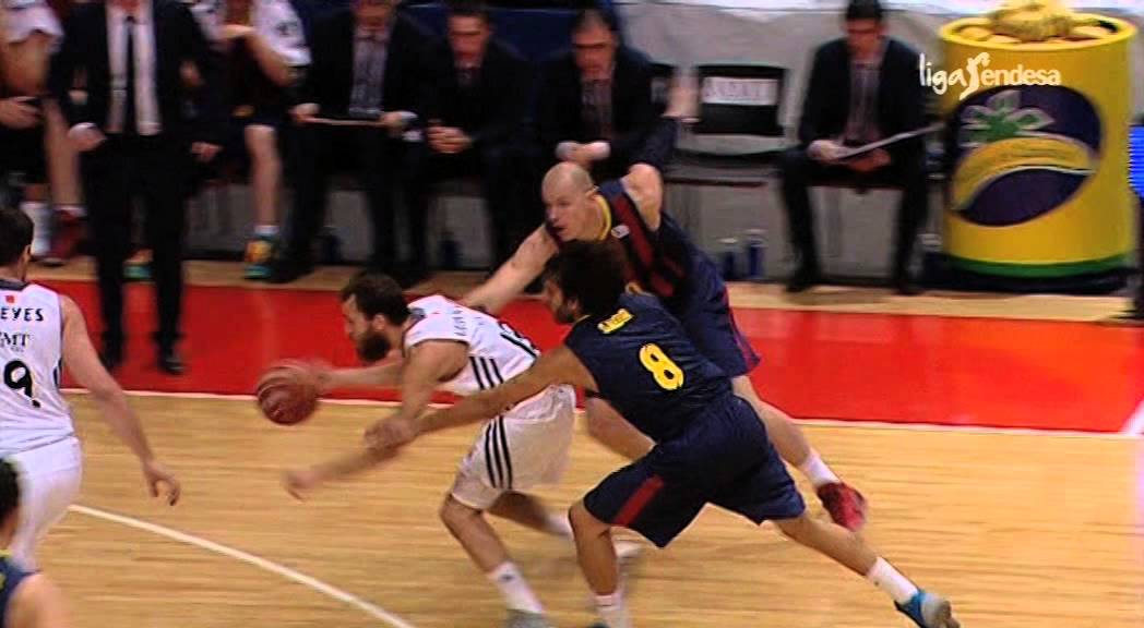 Sergio Rodr&iacute;guez hace lo que quiere con el bal&oacute;n