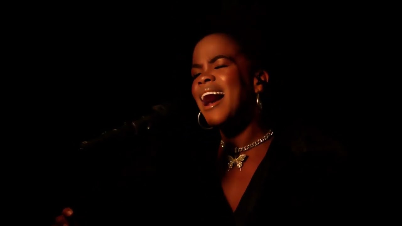 Nicole Martinez-O ile (Official Acoustic Live Performance)