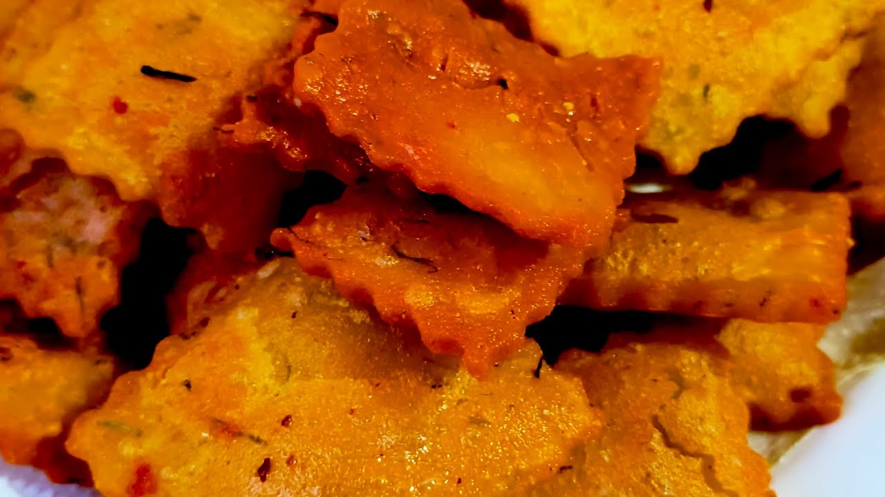 আলু দিয়ে মজাদার নাস্তার রেসিপি।একবার খেলে বারবার খেতে মন চাইবে।  potato recipe bangla। 