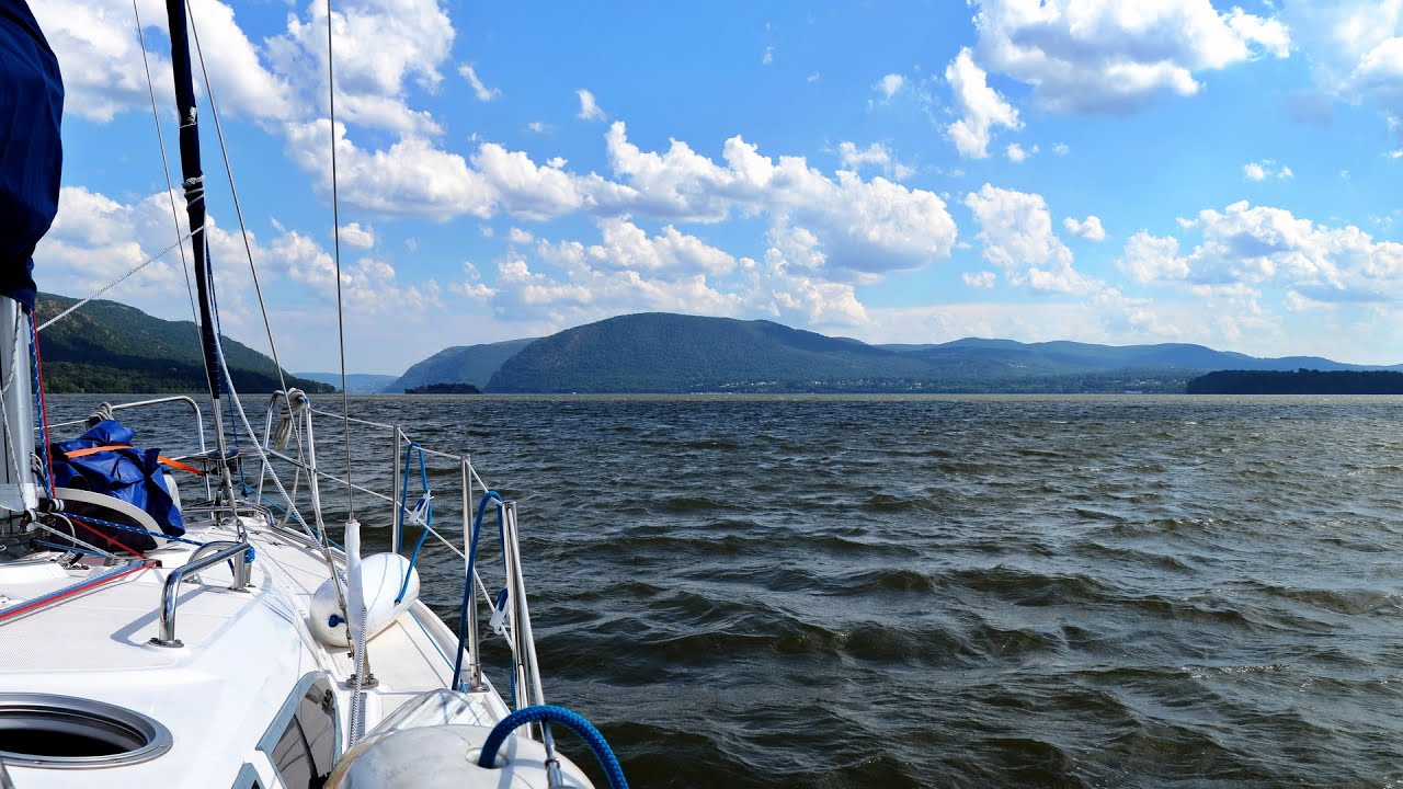 Sailboat Bellus Vitae (TES 28) on Lake Champlain in Summer 2022