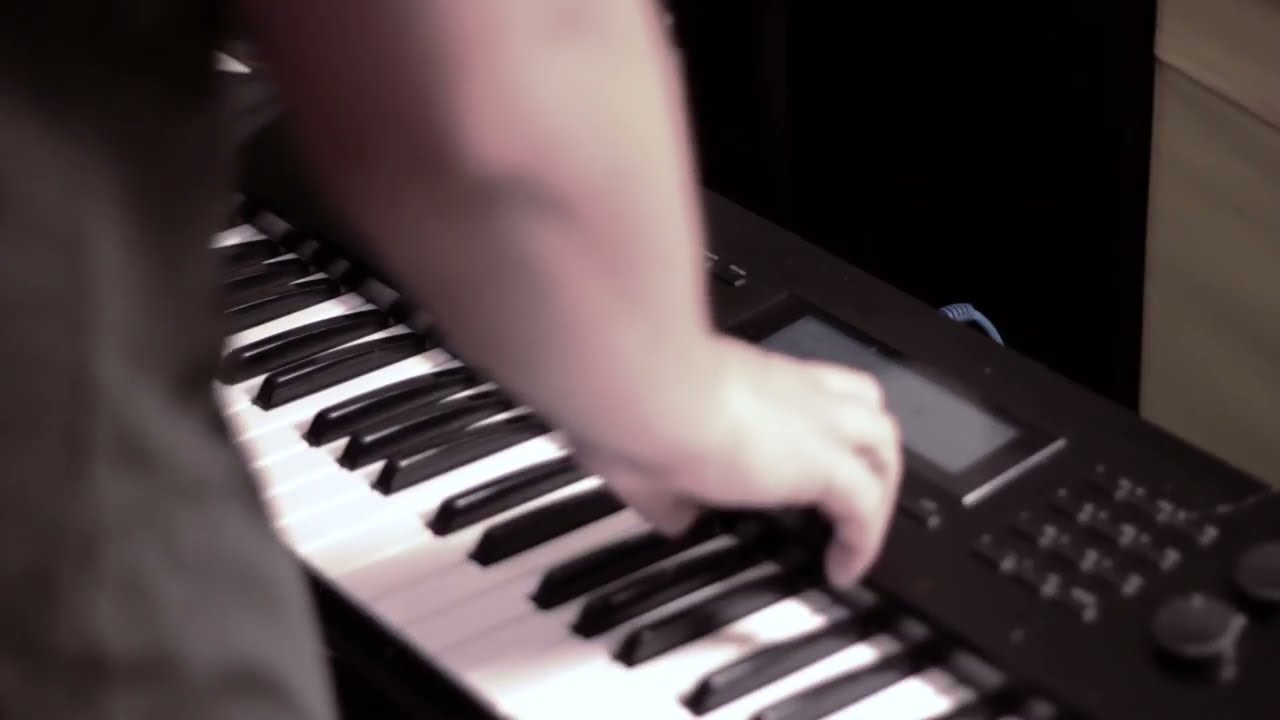 Roland W30 - 12bit Deep House