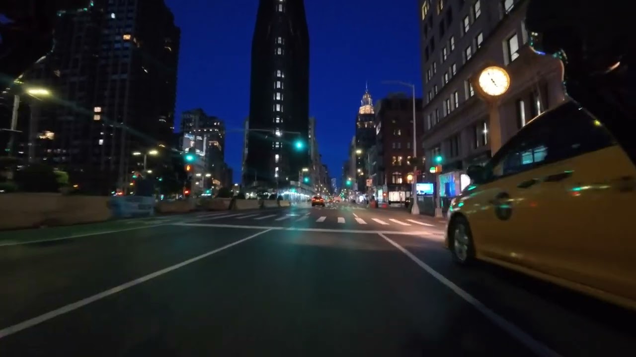 Cycling Manhattan Early Morning 4K