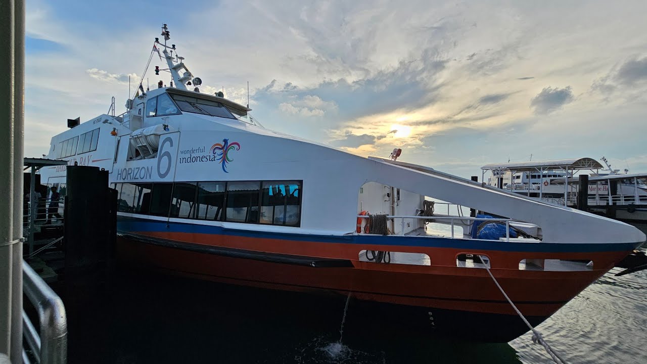 Horizon Ferry Business Class (Harbour Bay Ferry Terminal to Singapore Cruise Centre)