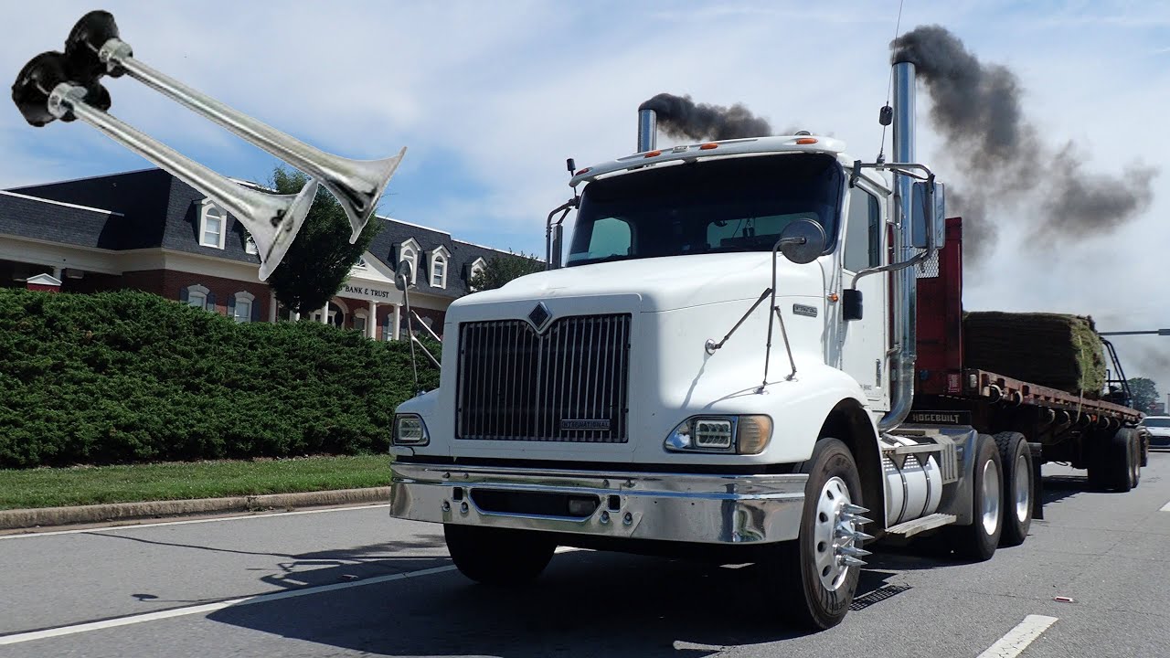 Trucks honking for 3 minutes straight #8 | 4K