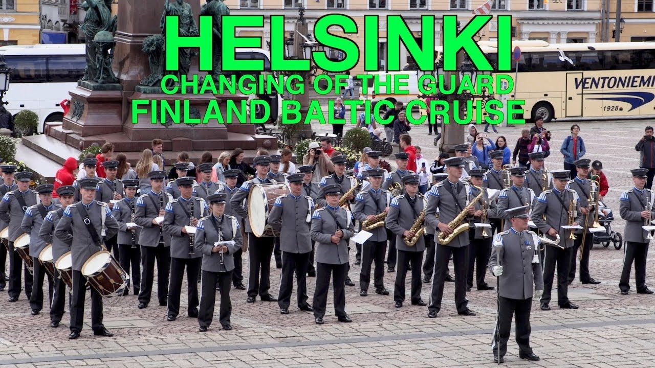 Helsinki, the changing of the Guard gets photo bombed