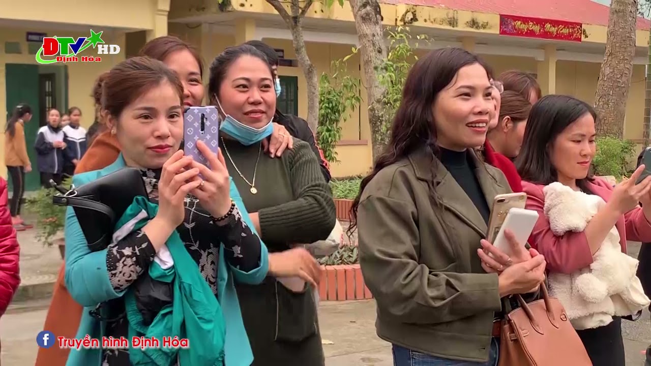 Trường tiểu học Chợ Chu tổ chức ngày hội 