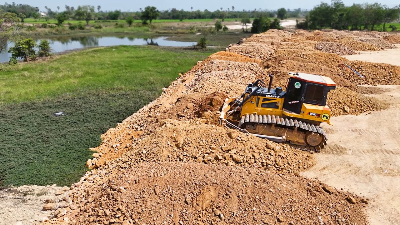 Special Technique Landfilling by Skill Team 25.5ton Dumping Soil with Powerful Dozer Pushing