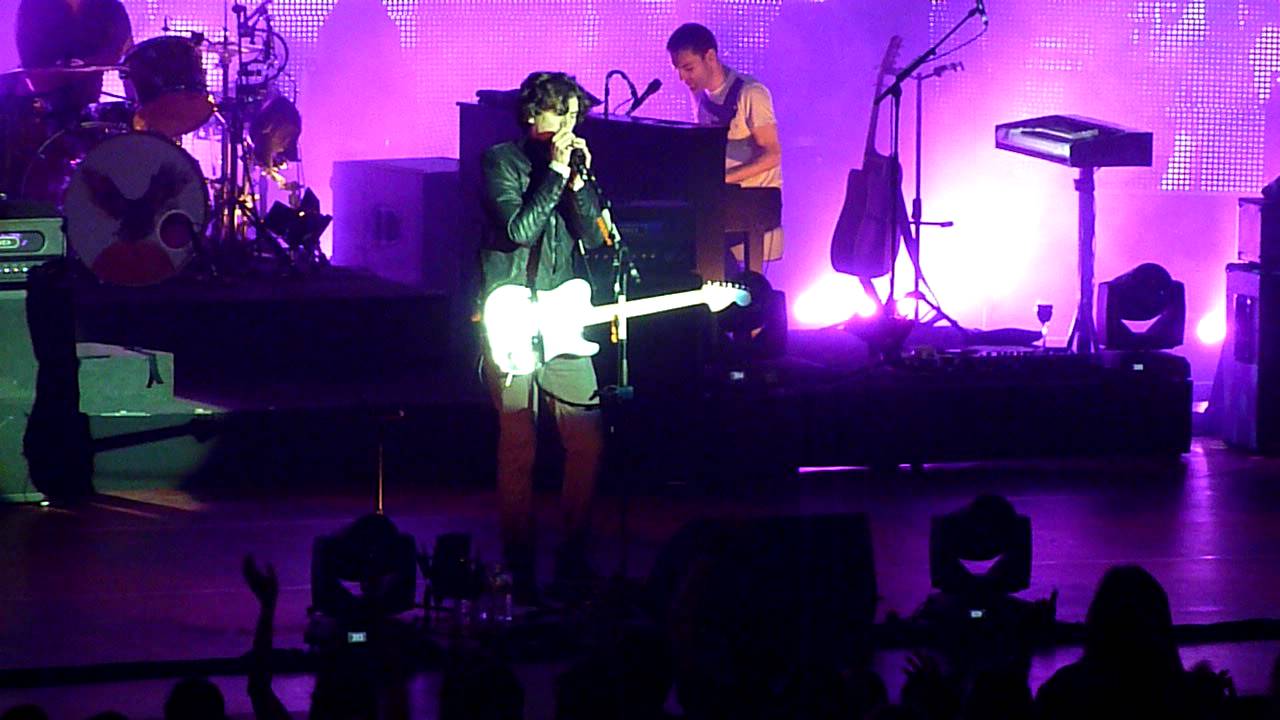 Snow Patrol live HD quality and Gary's banter - Weight of Love, February 2012