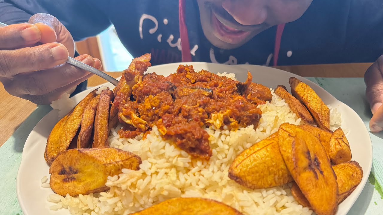 Mukbang: Rice, Stew with plantain Platano fritti 😋