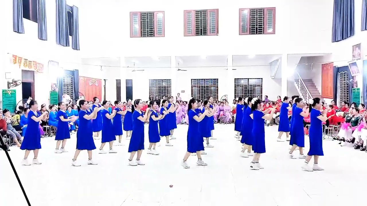 Liên khúc xuân HNCT tổ dân phố Bắc Am biểu diễn.