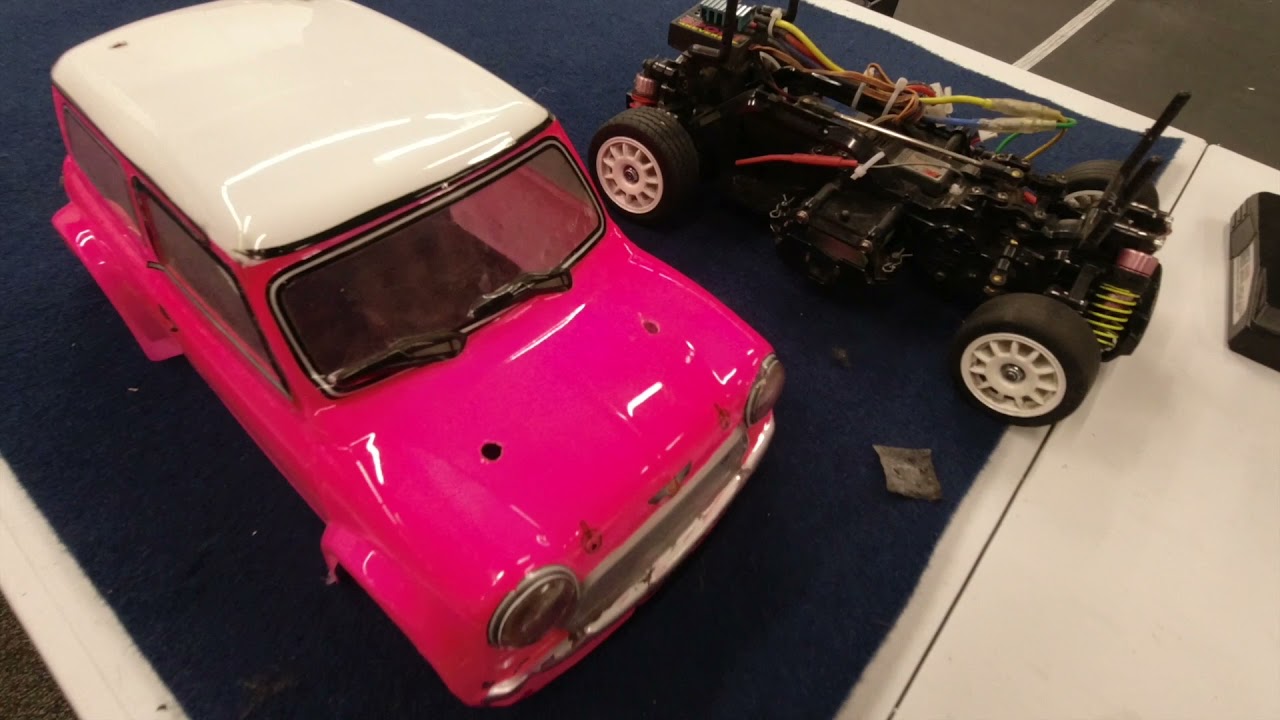 Balade à la Tamiya Arena Tielt, on découvre plein de belles voitures RC !