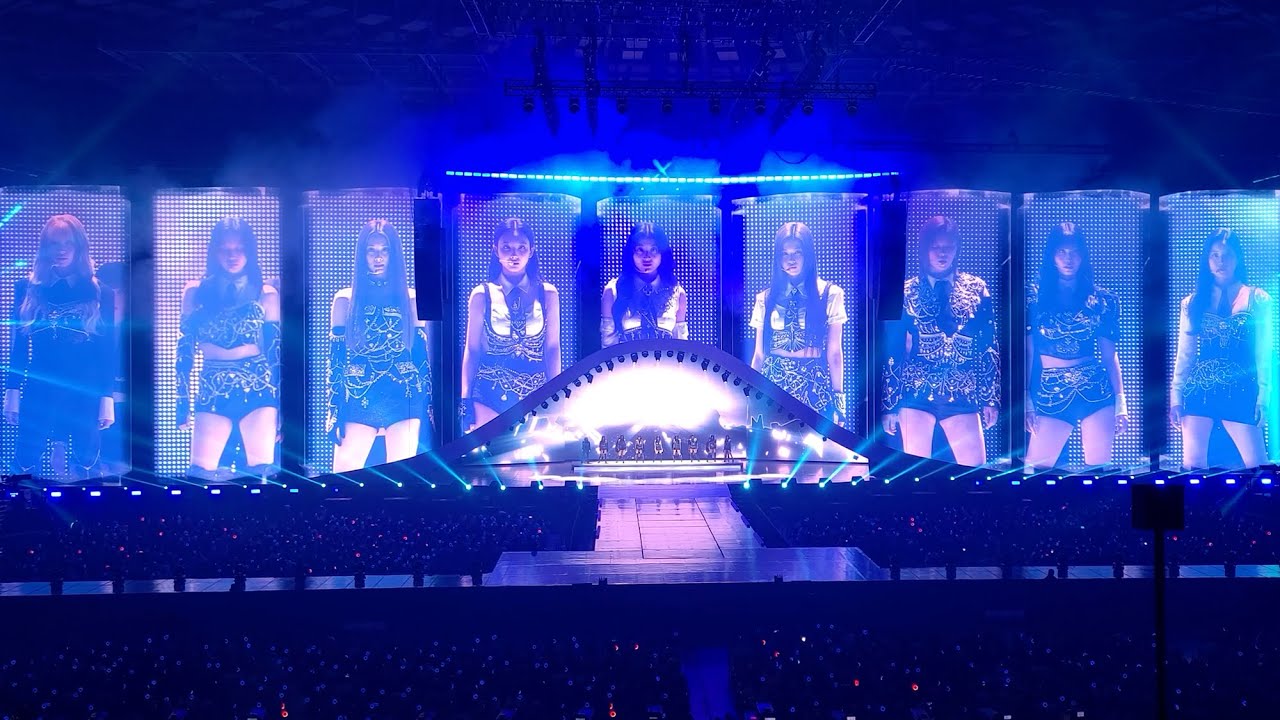 TWICE concert opening 'Set Me Free & I Can‘t Stop Me' @230415 Twice World Tour 'Ready To Be' Seoul