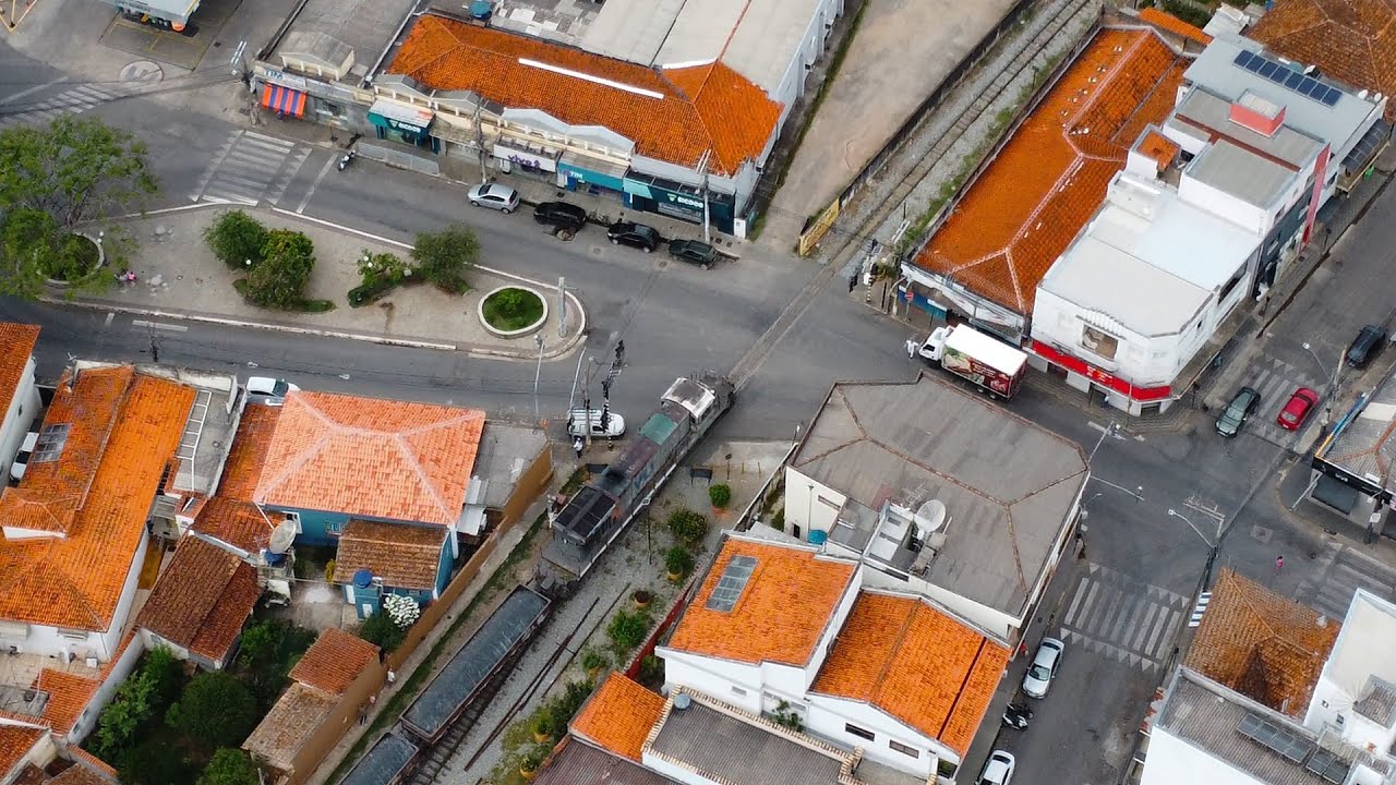 SEGUINDO O TREM CARREGADO POR TODAS AS PNs DE PERDÕES!! Vôo de Drone!