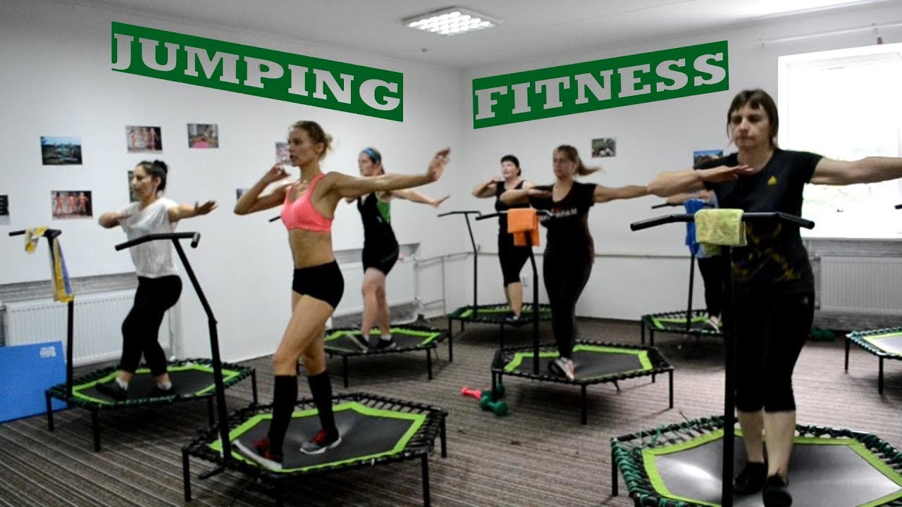 Jumping fitness. Джампінг. Джампинг. Скай джампинг. Фитнес на батуте