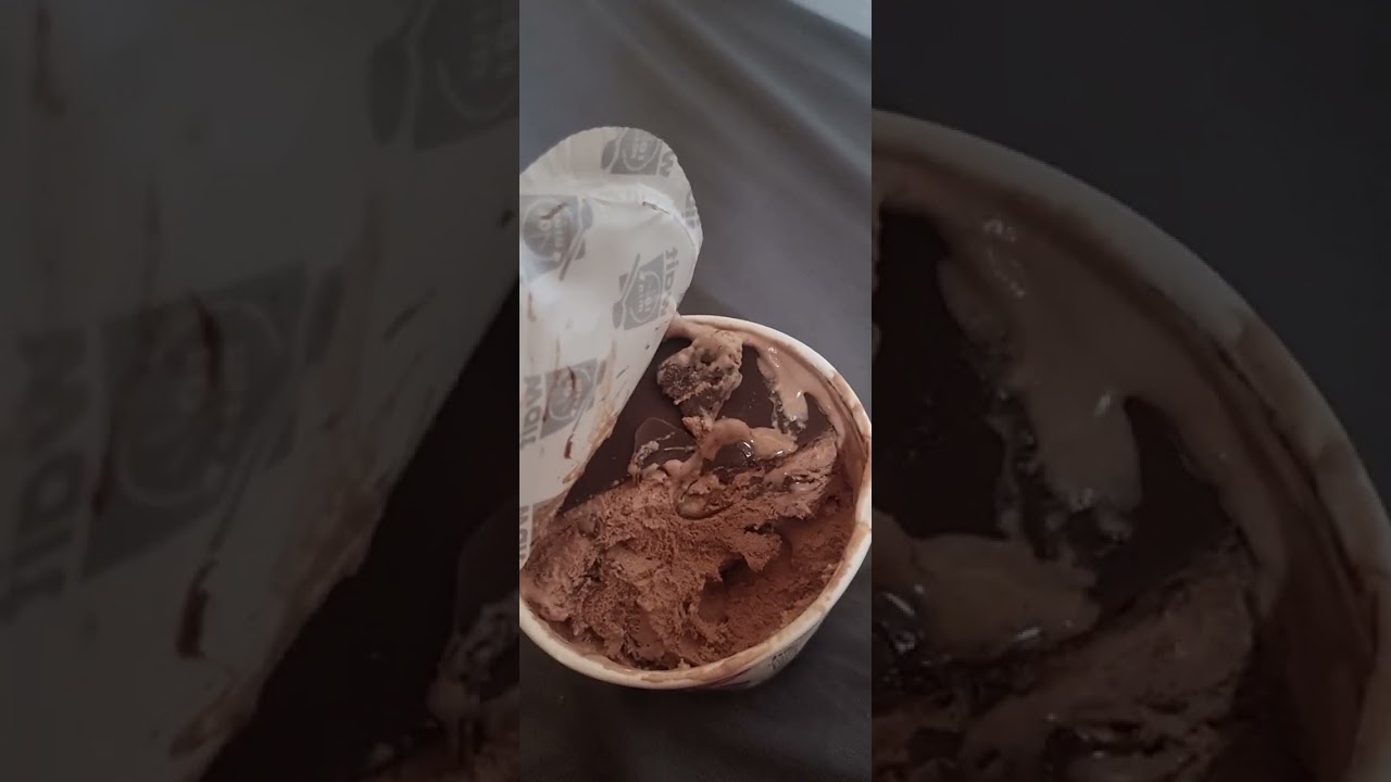 Das Nutellaeis probieren