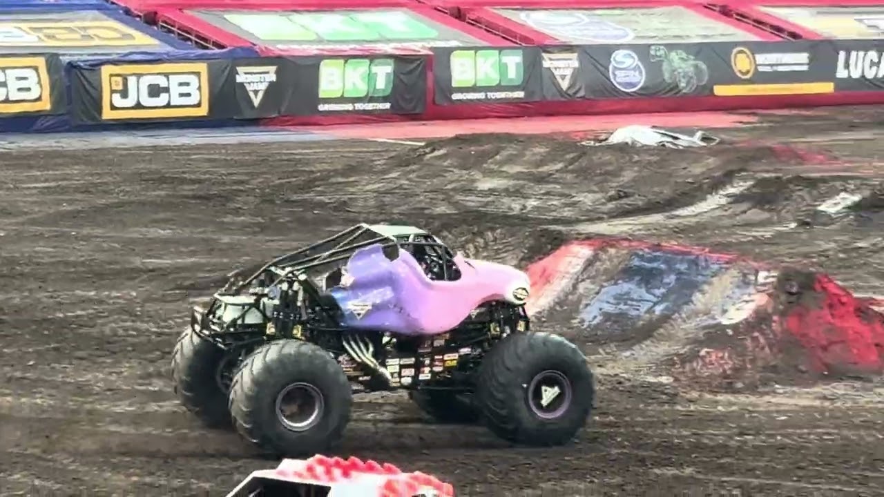 Sparkles smash second place