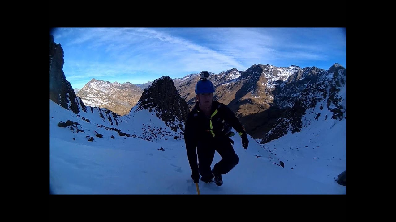 Trek le Cirque d'Estaubé, la Brèche de Tuquerouye, le lac Glacé, le Cirque de Troumouse