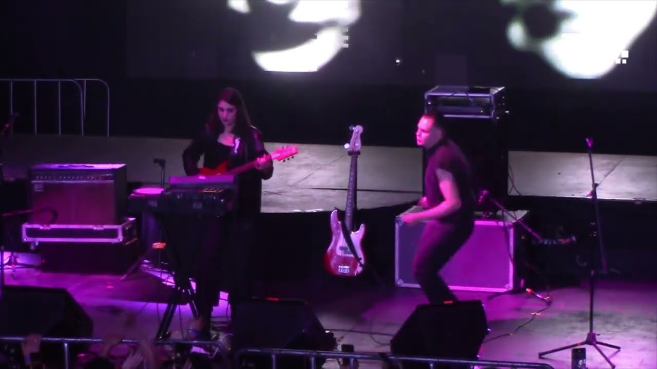 Lebanon Hanover - Kiss Me Until My Lips Fall Off - Live @ Foro 360 México City - 25.06.2022