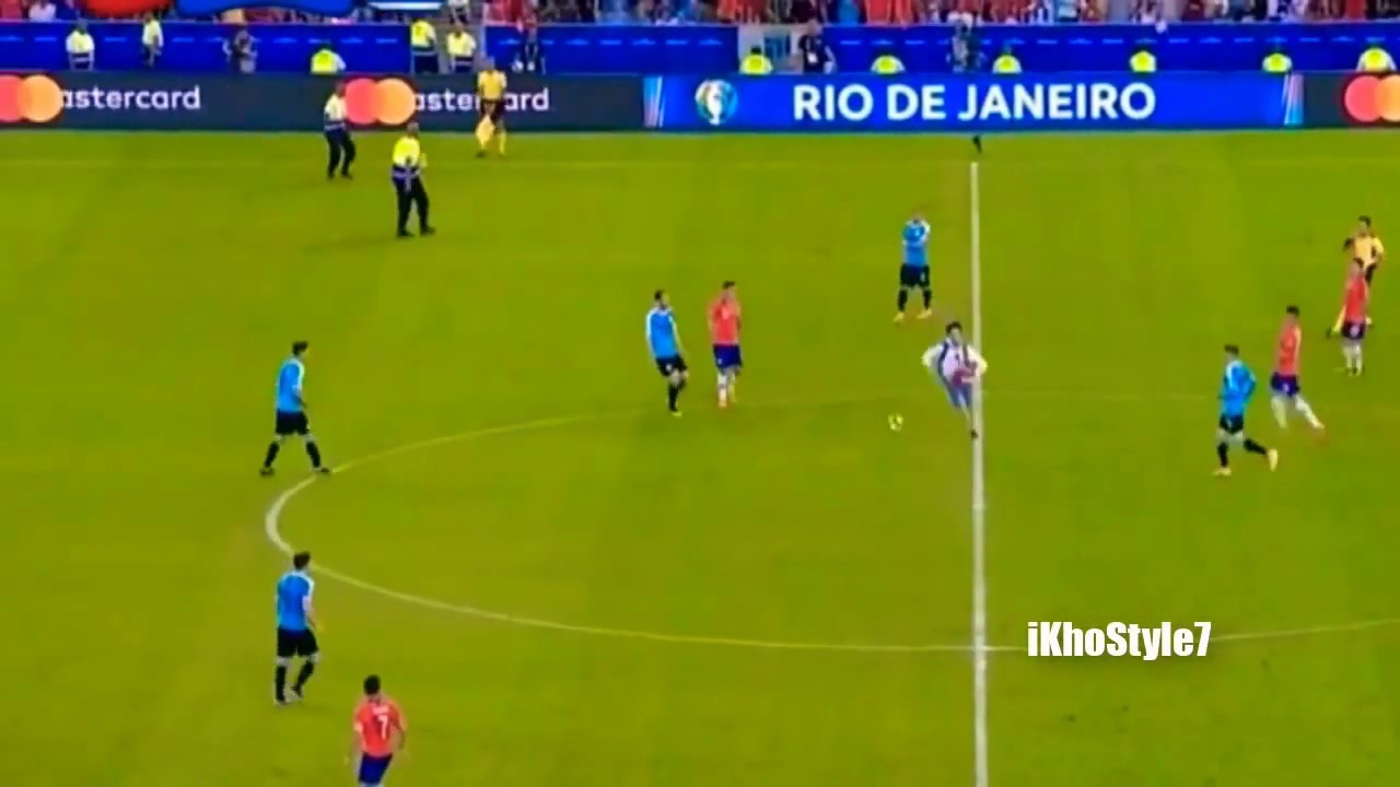 Gonzalo Jara hit the fan in the mask of the rooster
