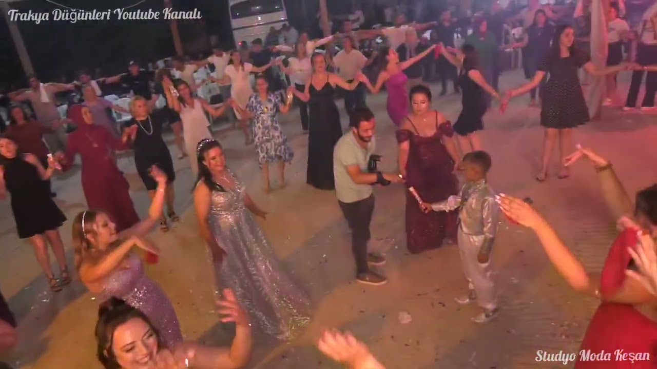 Pop Halaylar Keşan Akhoca Köyü Gençleriyle Güzel