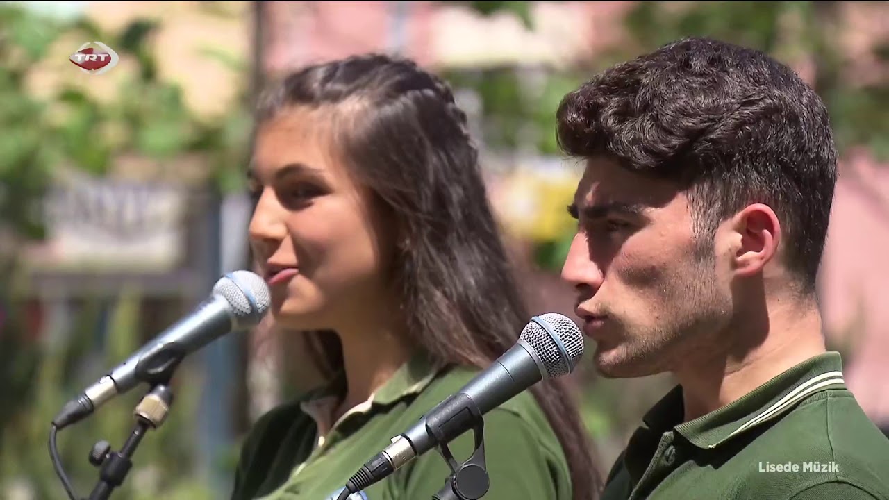 K&ouml;pr&uuml; Ortasında- Ella Ella (Hemşince Potpuri)