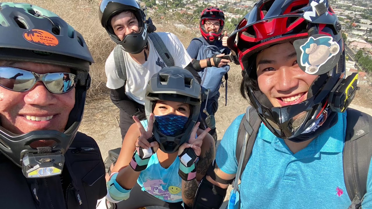 Group ride on a electric unicycle along the beaches.