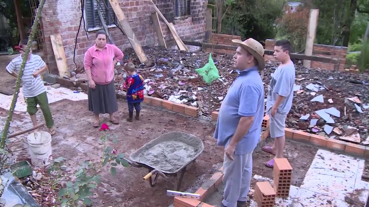 Fam&iacute;lia precisa de ajuda da comunidade para se restabelecer