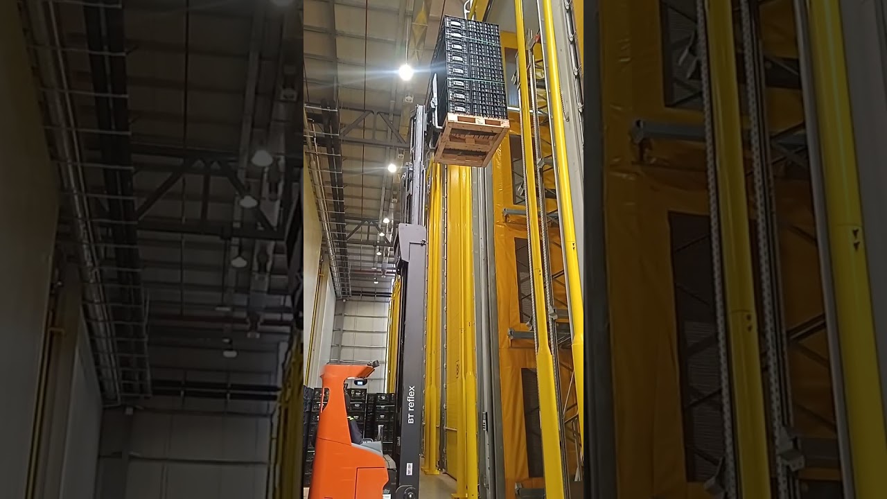 Working with BT RRE-140 Electric reach. The comfort and trust at working at height (2)