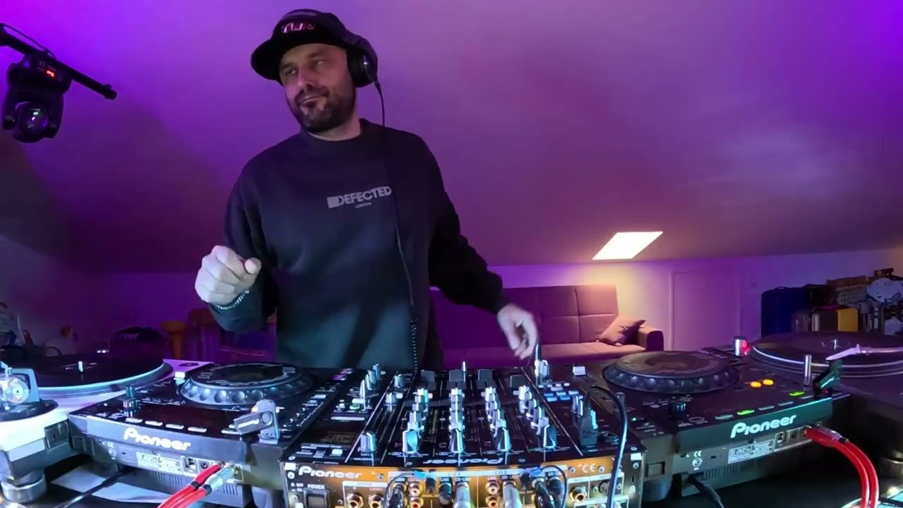 Lost in Hypnotic Minimal House | Raw Deep DJ Set by Lucas | January 2026