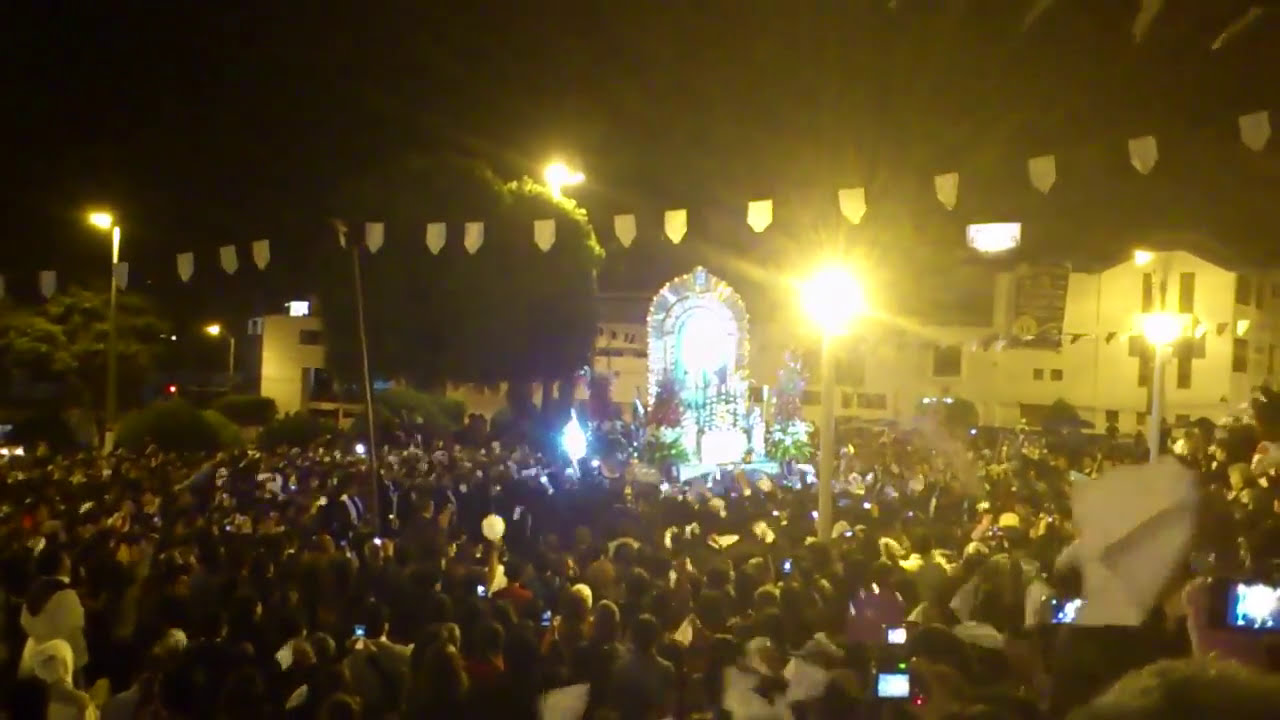 Procesión del Señor de los Milagros de ILO, Bailando Marinera