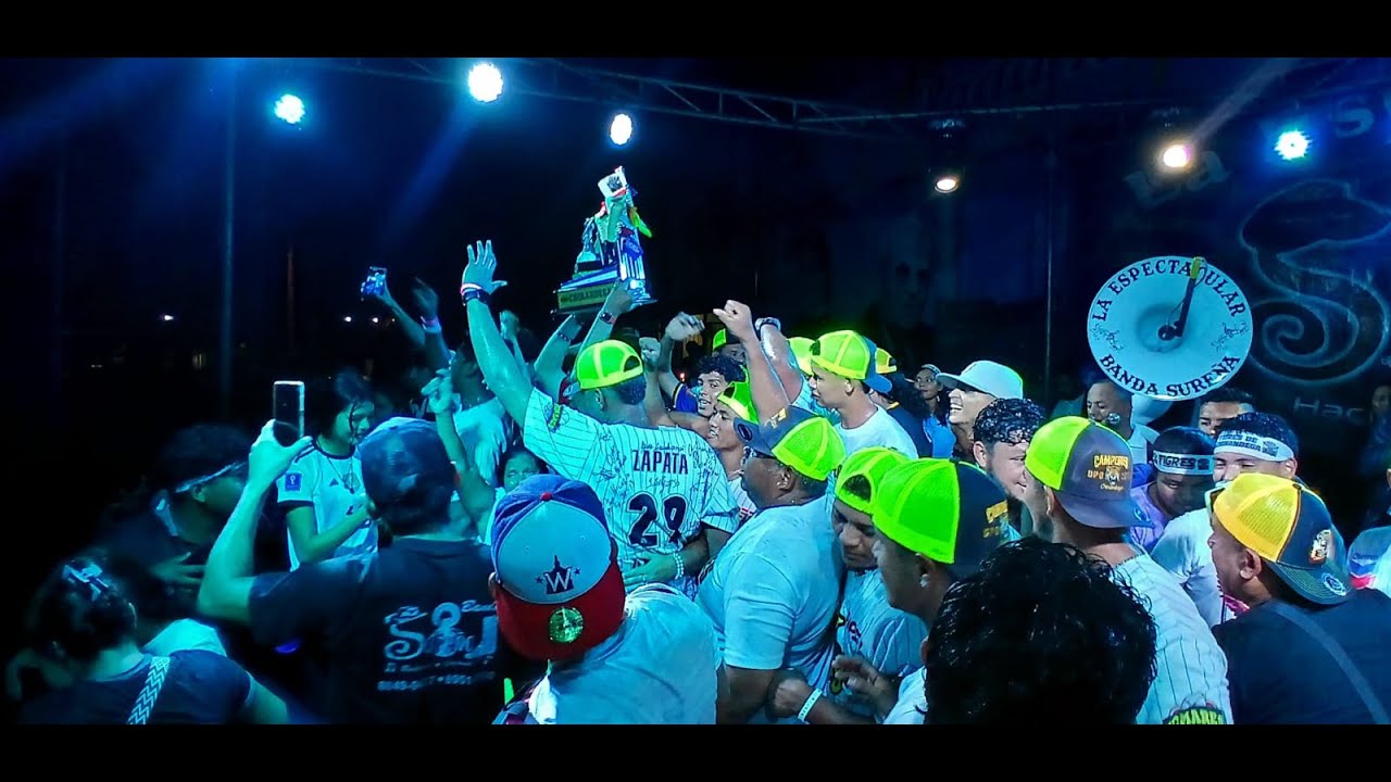 Los Tigres de Chinandega festejan el triunfo en el campeonato nacional de Baseball 2024