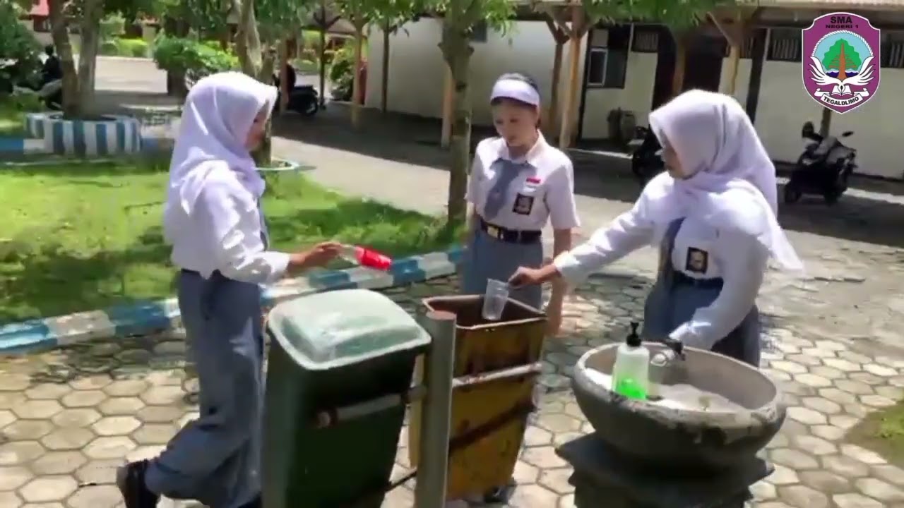 KAMPANYE SEKOLAH BEBAS SAMPAH PLASTIK X.3 KELOMPOK 4 (tugas pesantren kilat)