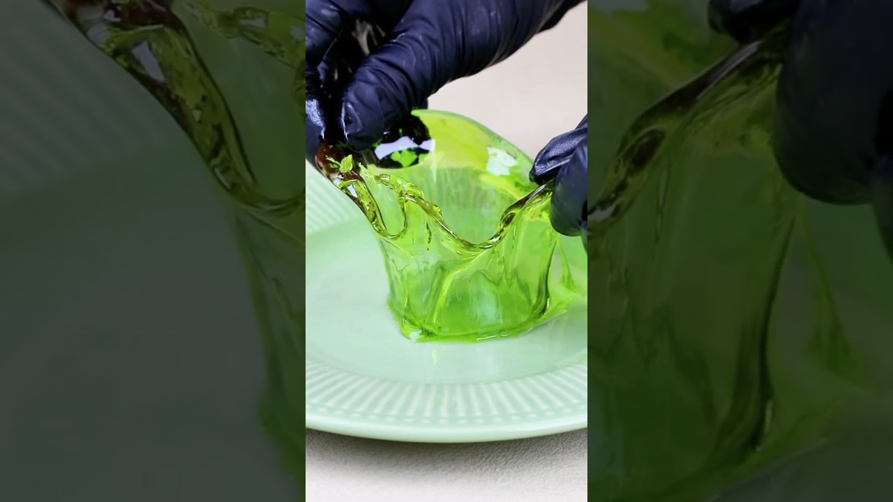Tired of boring dessert plating? Try this caramel bowl and wow your friends