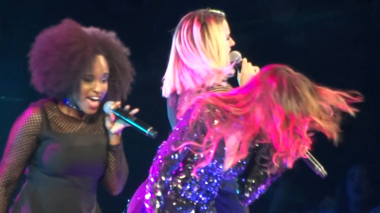 Selena Gomez - Love You Like A Love Song - 06/18/2016 (Dallas)