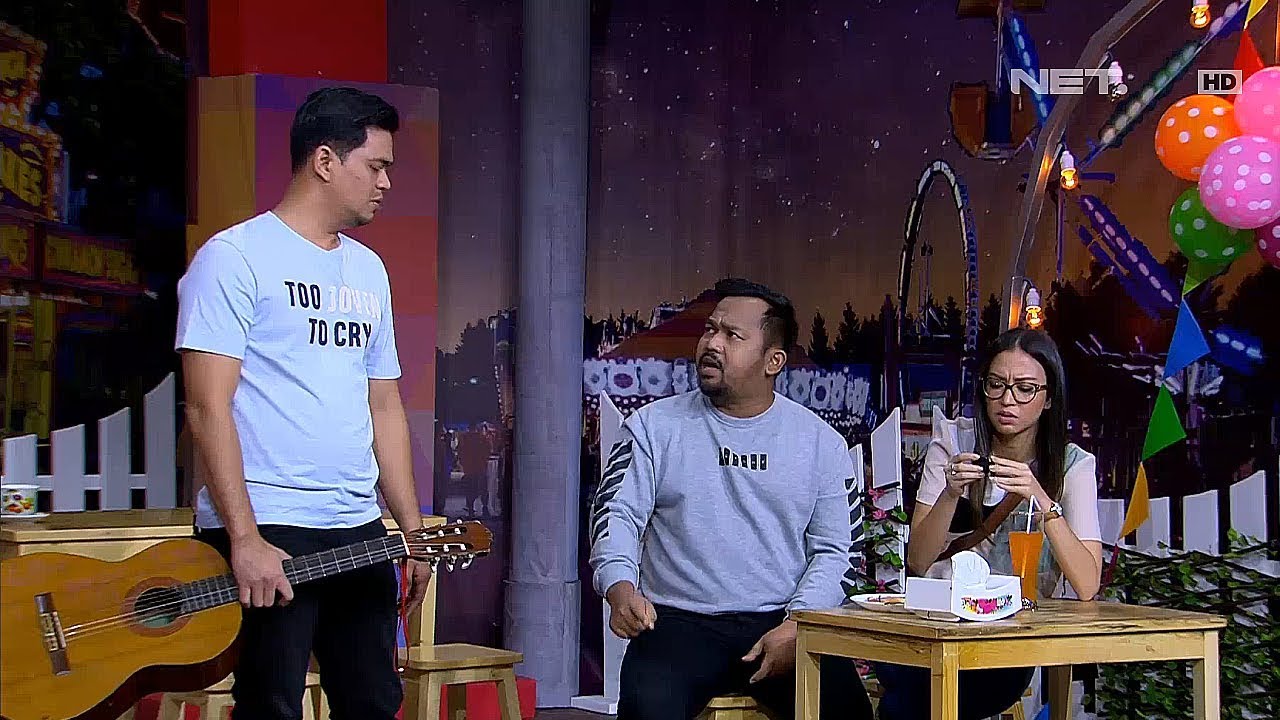 Pacaran di Pasar Malam Ada Aja Gangguannya