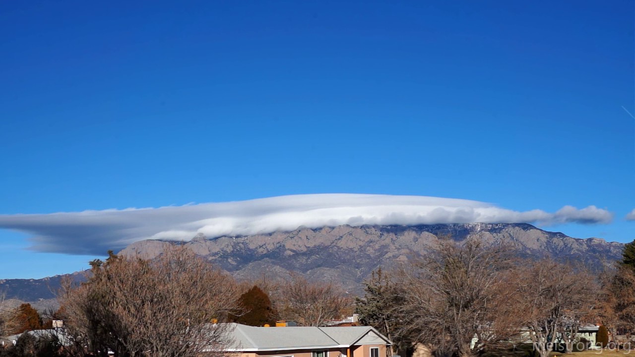 Time lapse of lenticular formation over Sandias with Kelvin-Helmholtz waves