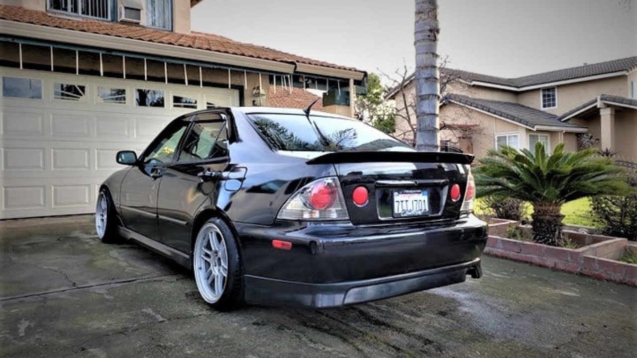 Lexus IS300 Brings Music To My Ears!