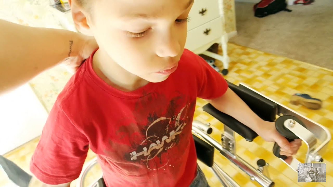 УЧИМСЯ ХОДИТЬ (Ежедневные видеоблоги 15.06.15)