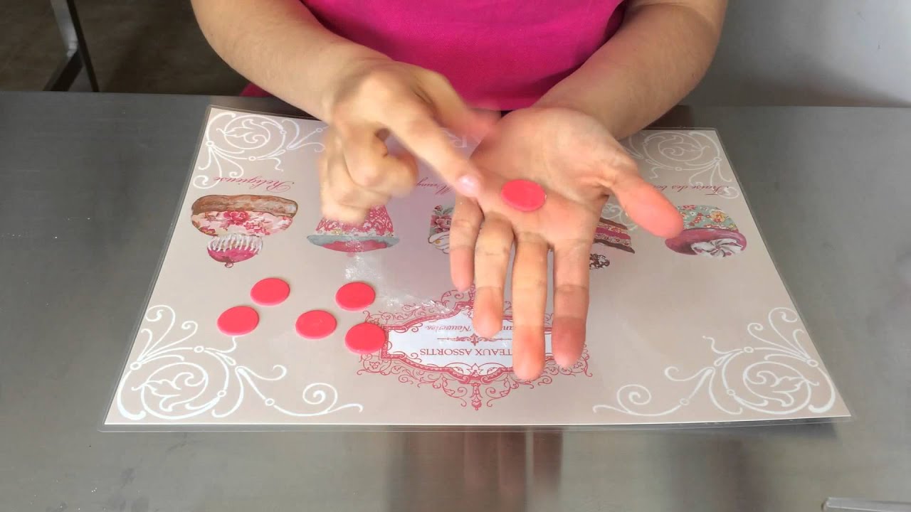 Como hacer una flor de cerezo de fondant imitando a tela