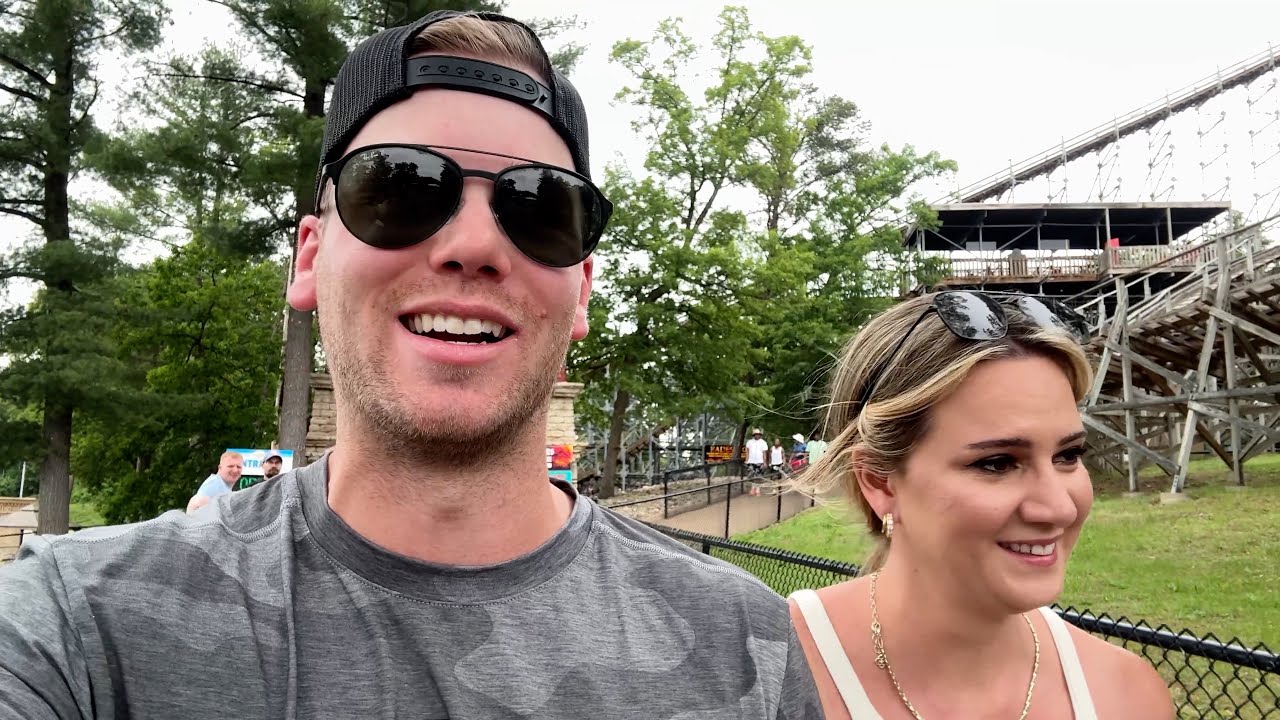 Exploring All Over Wisconsin Dells! - Mini Golf, Grateful Shed, and Roller Coasters!