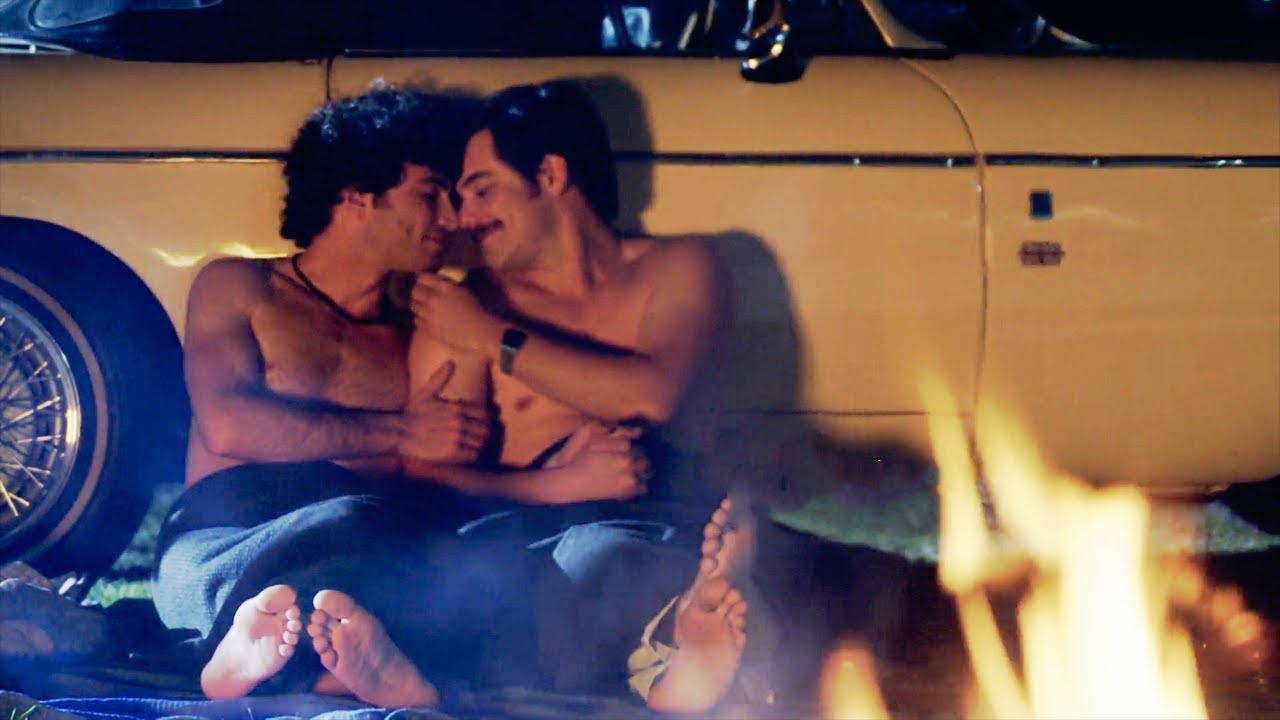 Segundo y Antonio pasan una noche de amor y pasión, hasta que se enteran que Pilar rompió bolsa