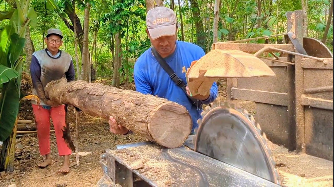 DIKIRA LAPUK !! Gergaji kayu jati bahan kusen - mesin serkel rakitan 