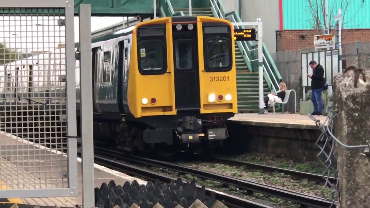 *New Barriers* Angmering Station Level Crossing (W.Sussex) Saturday 23.03.2019